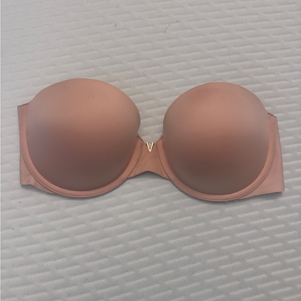 Victoria’s Secret Illusions Smooth Strapless Uplift Bra